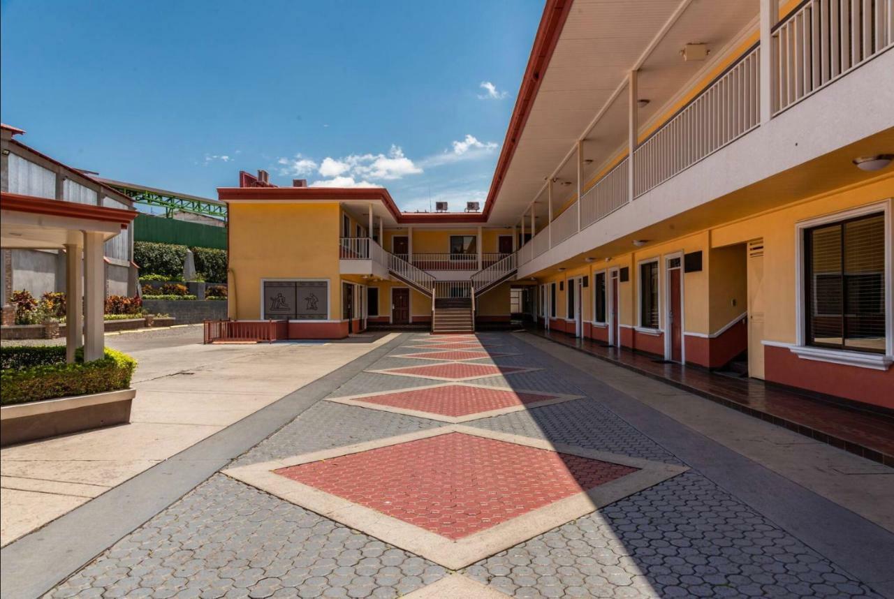 Prado Inn&Suites San José Exterior foto