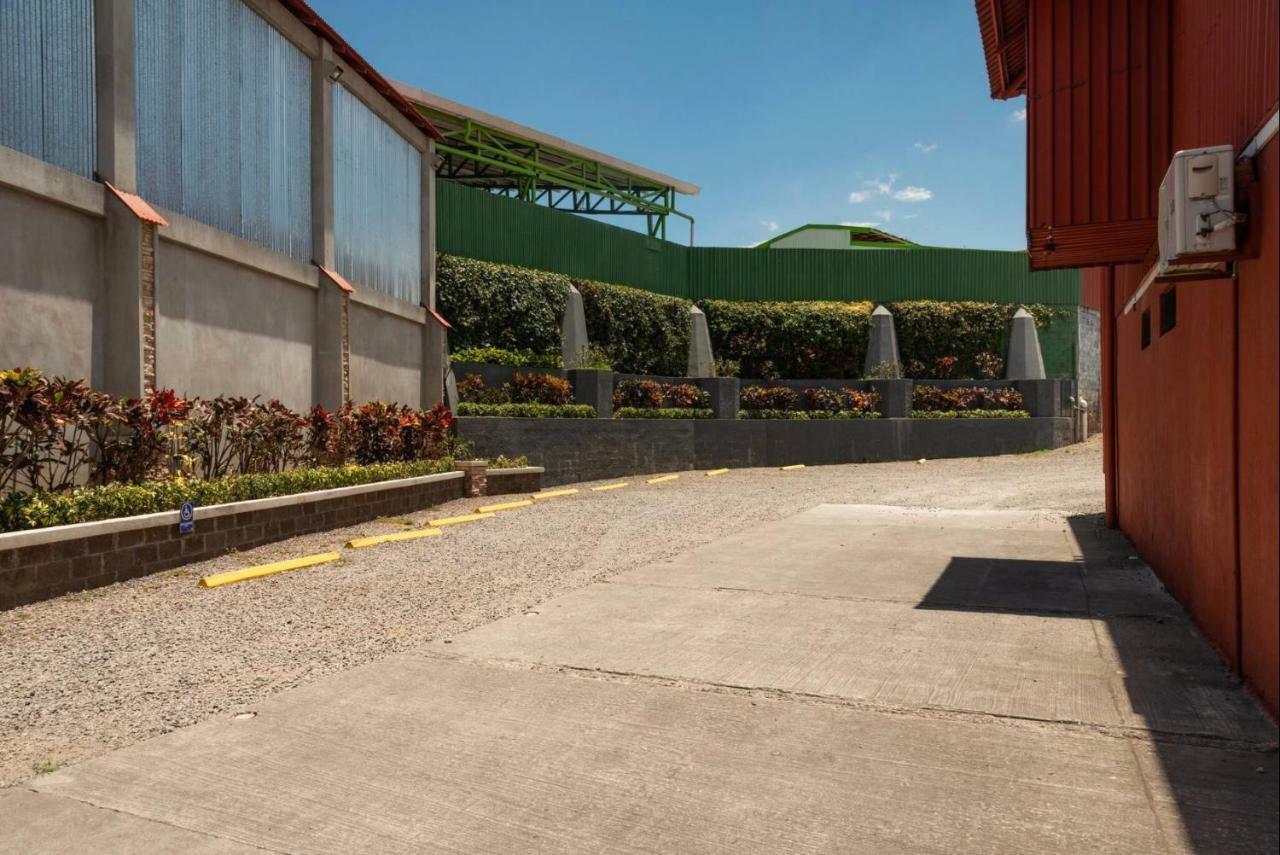Prado Inn&Suites San José Exterior foto